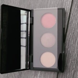 New Farmasi eye shadow